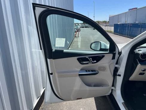 Used 2023 Mercedes-Benz GLC 300 image 13