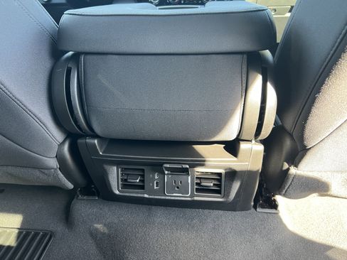 Used 2024 Chevrolet Silverado 1500 LT image 28