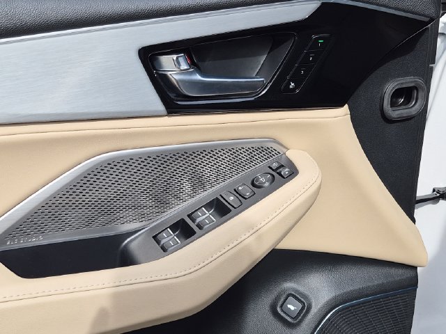 Used 2023 Acura MDX w/ Technology Package FWD image 11