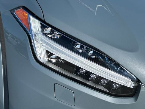 Used 2022 Volvo XC90 T6 Momentum image 34