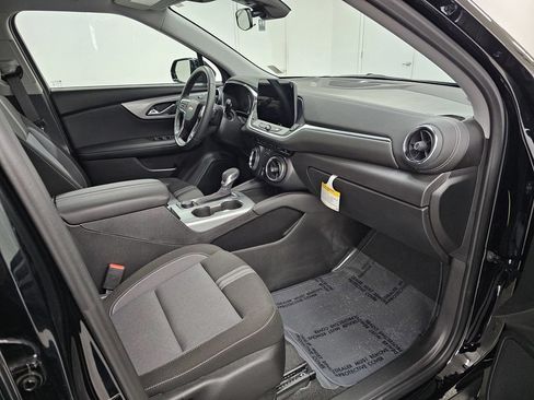 Used 2026 Chevrolet Blazer LT FWD image 24