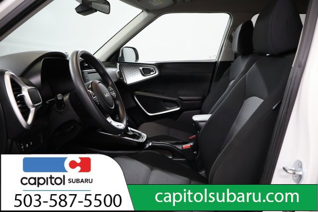 Used 2023 Kia Soul LX w/ LX Technology Package FWD image 11