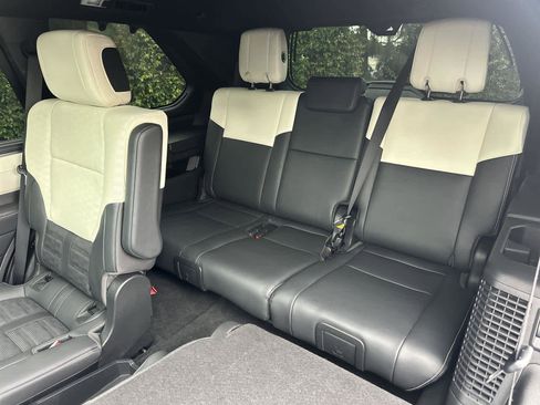 Used 2025 Toyota Sequoia Capstone image 32