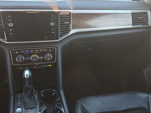 Used 2018 Volkswagen Atlas SEL Premium image 21