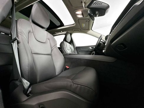 Used 2025 Volvo XC60 B5 Plus w/ Protection Package Premier image 23