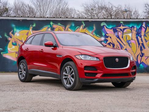 Used 2018 Jaguar F-PACE Premium image 23