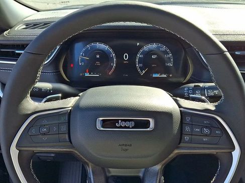 New 2025 Jeep Grand Cherokee Limited image 17