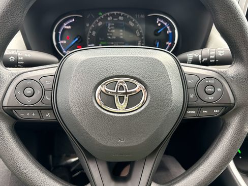 Used 2025 Toyota RAV4 XLE w/ Convenience Package image 27