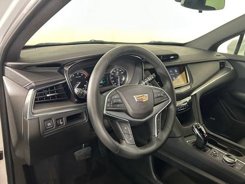 Used 2024 Cadillac XT5 Luxury w/ LPO, Floor Liner Package FWD image 12