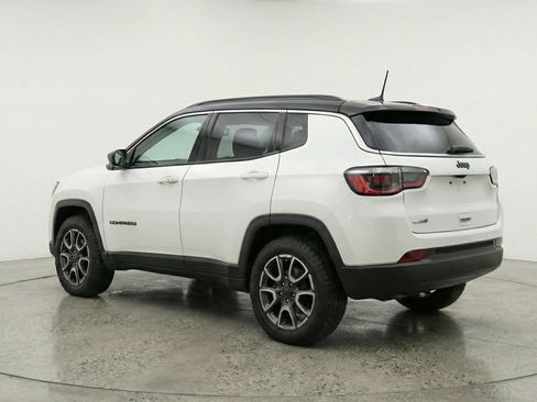 Used 2025 Jeep Compass Trailhawk AWD/4WD image 5
