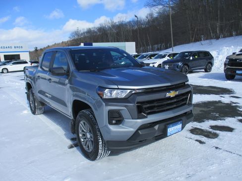 Certified 2023 Chevrolet Colorado LT w/ LT Convenience Package II image 3