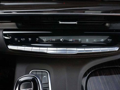 Used 2022 Cadillac Escalade Premium Luxury image 64