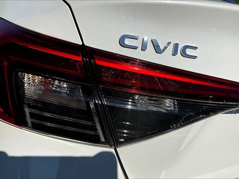 Used 2023 Honda Civic Touring image 23