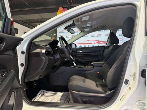Used 2025 Nissan Altima 2.5 SV image 14