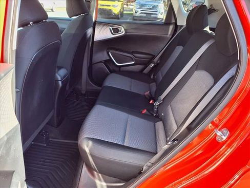 Used 2023 Kia Soul LX w/ LX Technology Package image 10