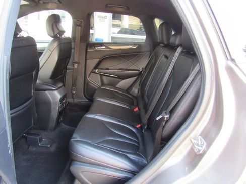 Used 2016 Lincoln MKC Premiere image 16