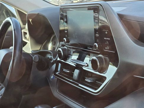 Certified 2022 Toyota Highlander LE AWD/4WD image 14