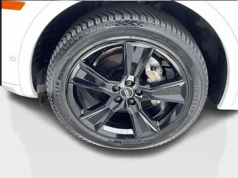 Used 2019 Audi Q5 Prestige w/ Prestige Package AWD/4WD image 12