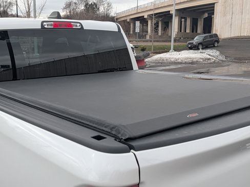 Used 2023 RAM 1500 Laramie AWD/4WD image 18