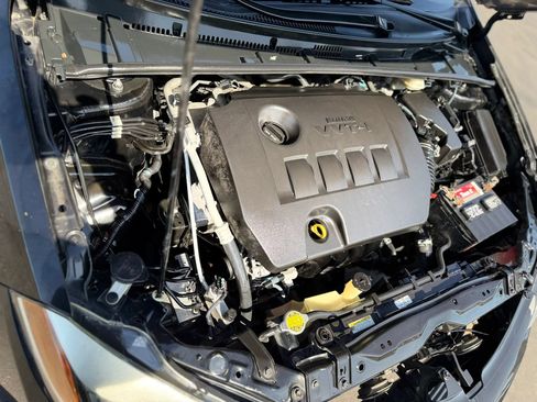 Used 2016 Toyota Corolla LE FWD image 7