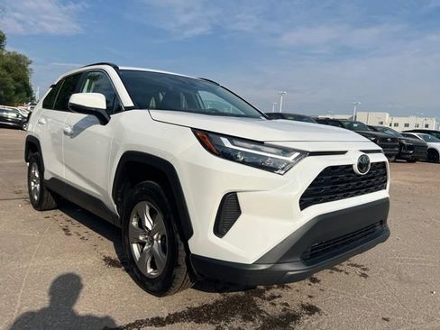 Used 2025 Toyota RAV4 XLE FWD image 8