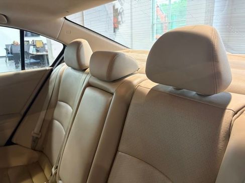 Used 2017 Honda Accord EX-L image 17