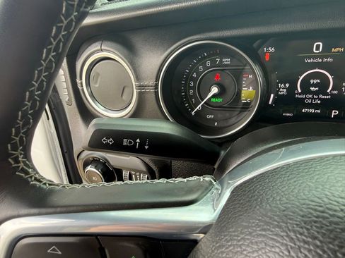 Used 2021 Jeep Wrangler Unlimited Sahara w/ Cold Weather Group image 34