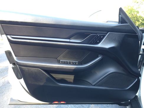 Used 2023 Porsche Taycan image 26