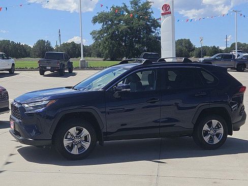 Used 2025 Toyota RAV4 XLE AWD/4WD image 22