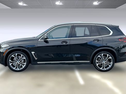 Used 2024 BMW X5 xDrive50e w/ Parking Assistance Package image 2