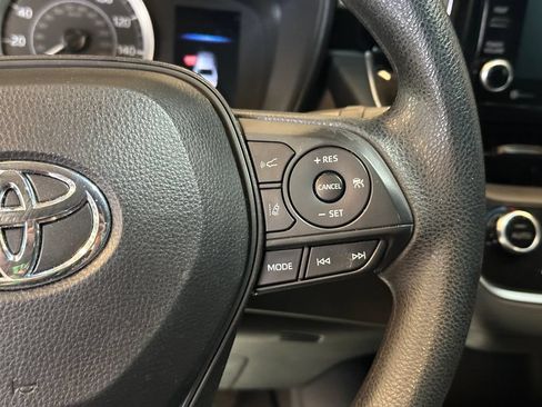 Used 2022 Toyota Corolla LE FWD image 11