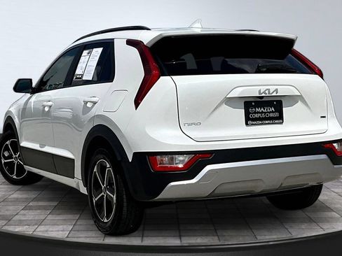 Used 2025 Kia Niro LX FWD image 5