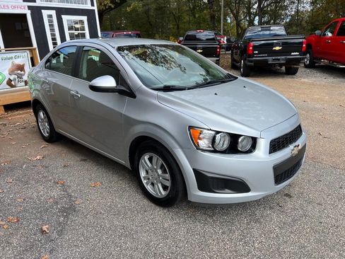 Used 2015 Chevrolet Sonic LT image 3