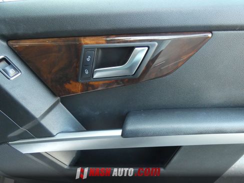 Used 2012 Mercedes-Benz GLK 350 4MATIC image 36