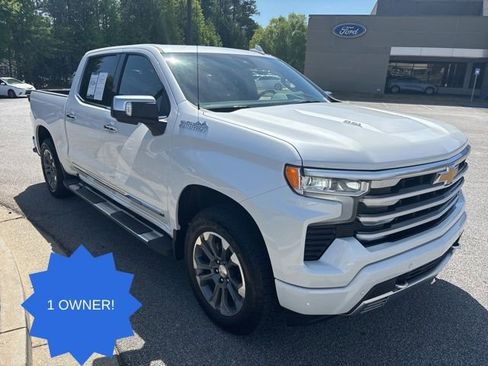 Used 2024 Chevrolet Silverado 1500 High Country w/ Technology Package AWD/4WD image 2