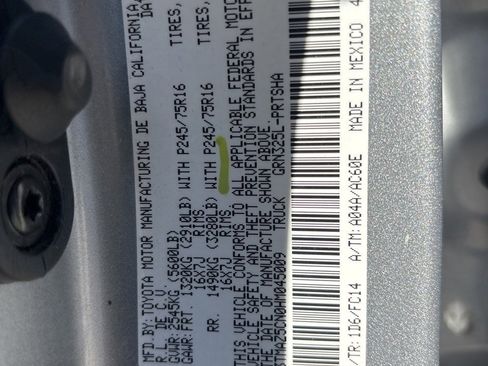 Used 2017 Toyota Tacoma SR5 w/ Tow Package image 6