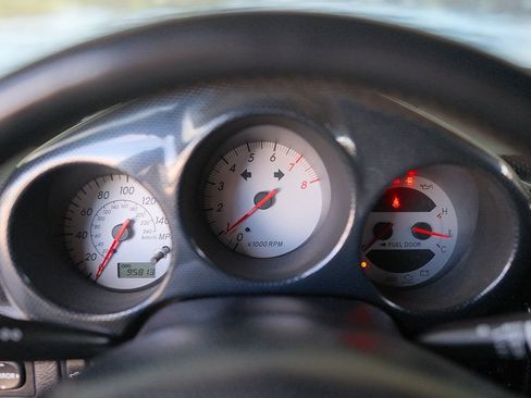 Used 2005 Toyota MR2 image 17