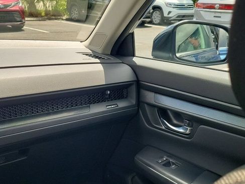 Used 2025 Honda CR-V EX image 4
