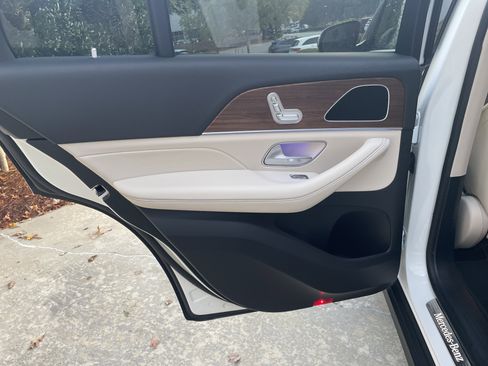 Certified 2025 Mercedes-Benz GLE 350 4MATIC image 37