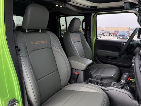 Used 2025 Jeep Gladiator Mojave image 24