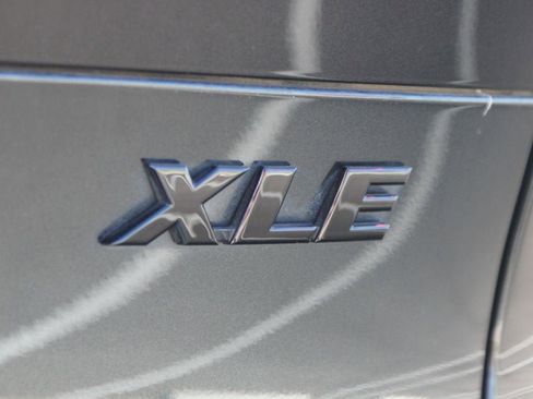 Used 2024 Toyota Venza Nightshade image 19