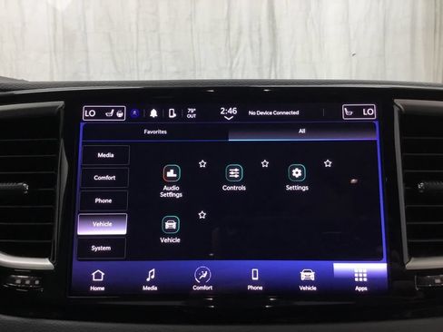Used 2023 Chrysler Pacifica Touring-L FWD image 32