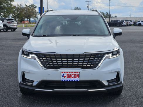 Used 2023 Kia Carnival SX image 2