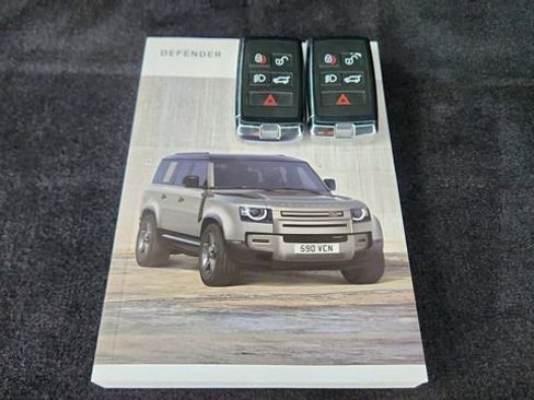 Used 2024 Land Rover Discovery Dynamic SE AWD/4WD image 63