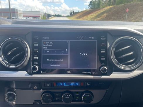Used 2022 Toyota Tacoma Limited RWD image 16