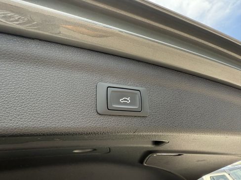 Used 2021 Audi Q3 2.0T Premium image 8