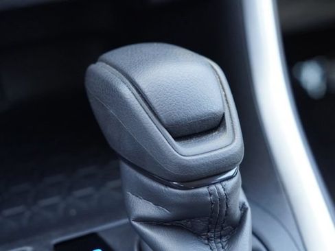 Used 2024 Toyota RAV4 LE AWD/4WD image 32