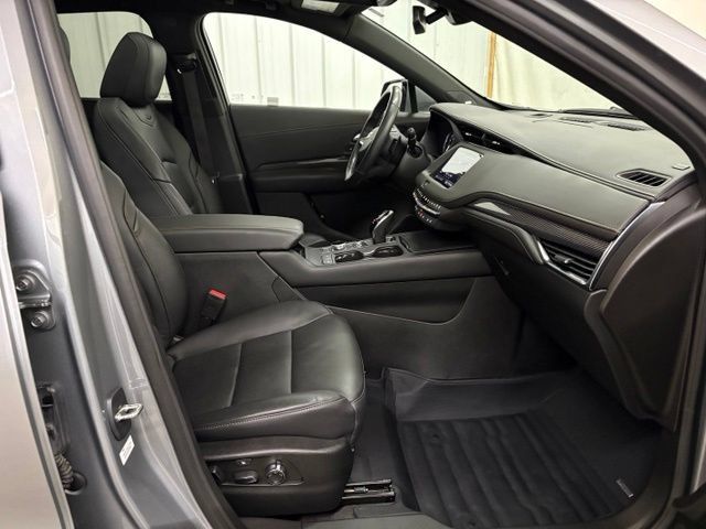 Used 2023 Cadillac XT4 Sport w/ Sun And Sound Package AWD/4WD image 29