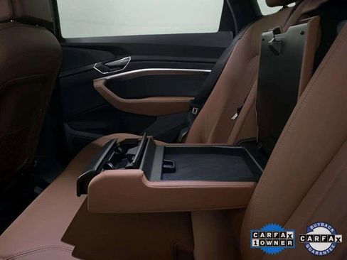 Used 2024 Audi Q8 e-tron Premium image 74