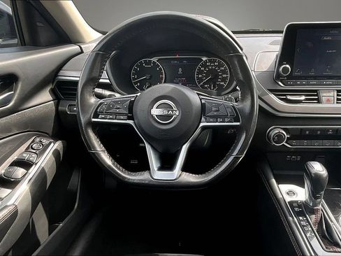 Used 2024 Nissan Altima 2.5 SR FWD image 8